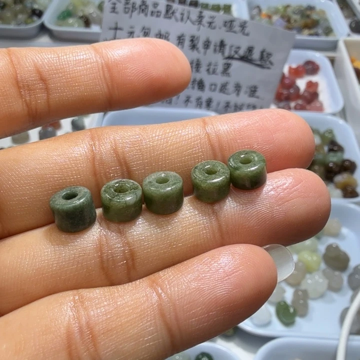 和田玉未镶嵌珠宝奇石