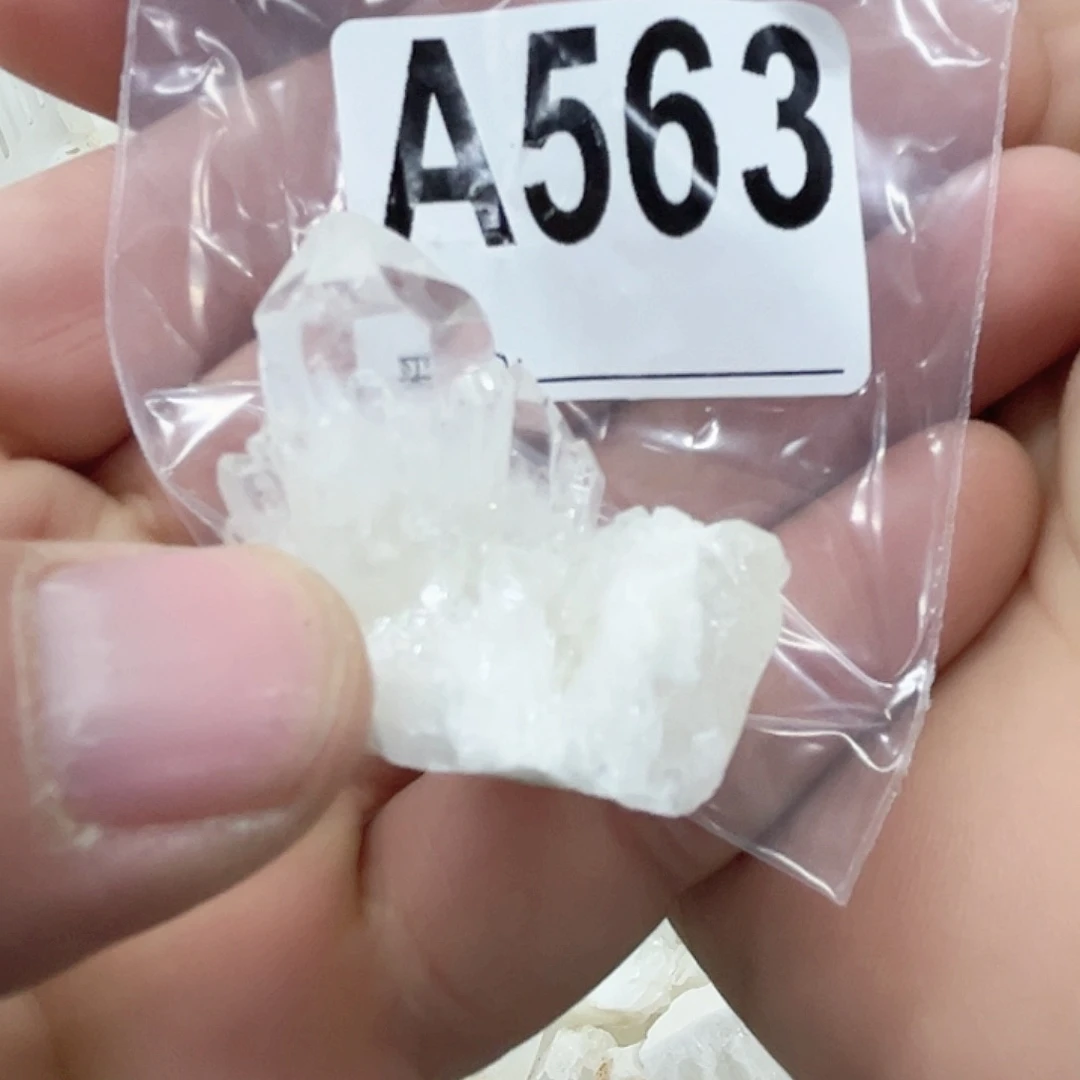 水晶天然水晶有棉有裂完美主义者谨慎下单！未镶嵌