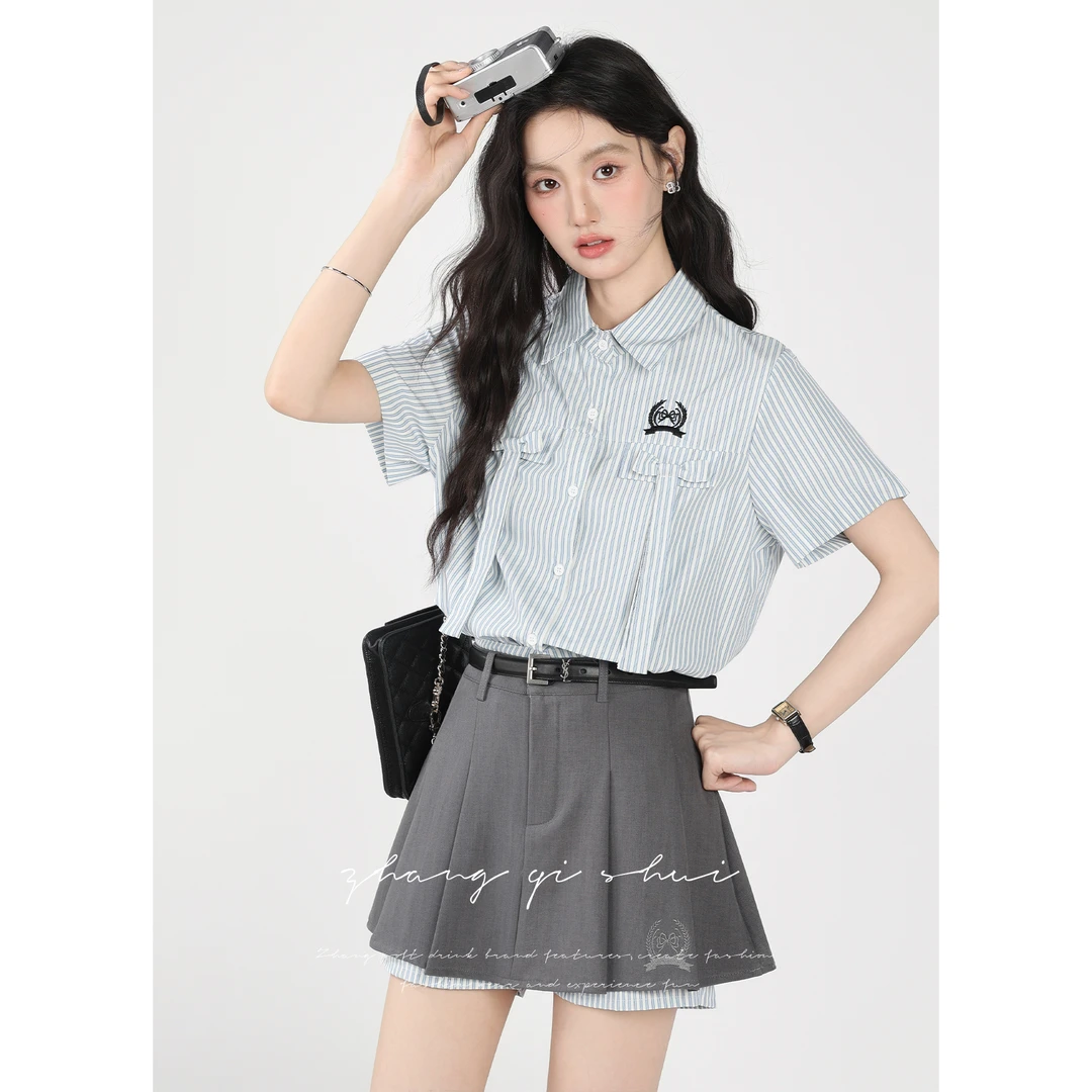 张汽水《柏林学院》条纹短袖衬衫女学院风刺绣设计感上衣Z15629