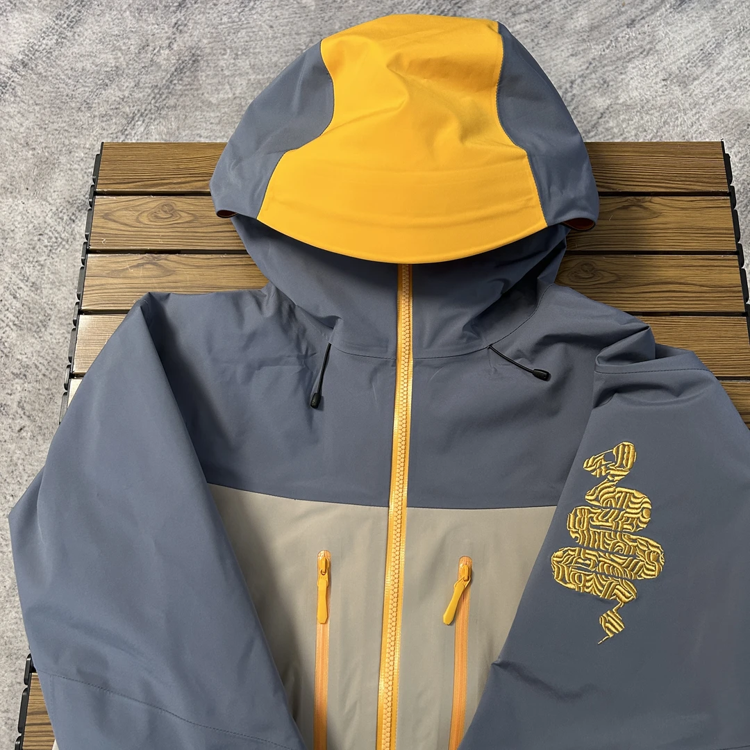 袅家限量版压胶男女透气户外防风防水连帽冲锋登山外套休闲运动