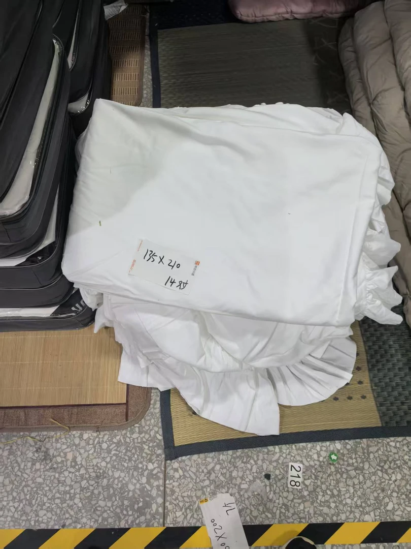 《厚广家》3楼135×210白色花边化纤超软窗帘 发1对