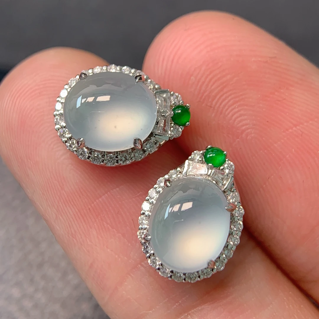 18k镶嵌高冰蛋面耳钉通透时尚大气百搭轻奢