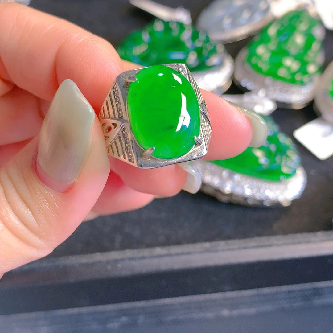 翡翠颈饰银S925镶嵌翡翠