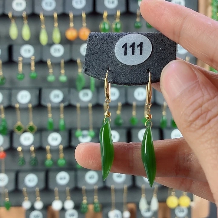 和田玉18K金镶嵌耳饰