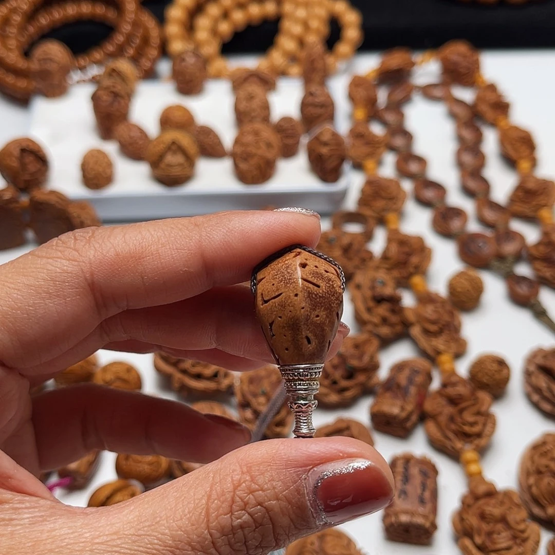 z***g桃核手工制作工艺