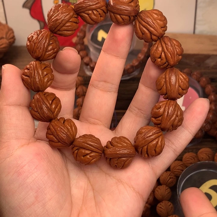 吊坠桃核20豹子头