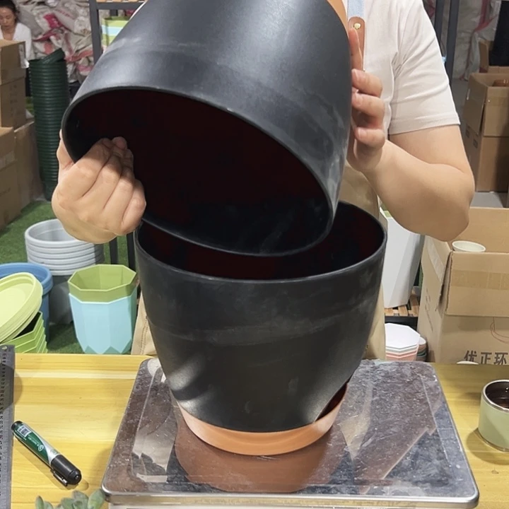 一体盆圆口23高19黑色带托2只