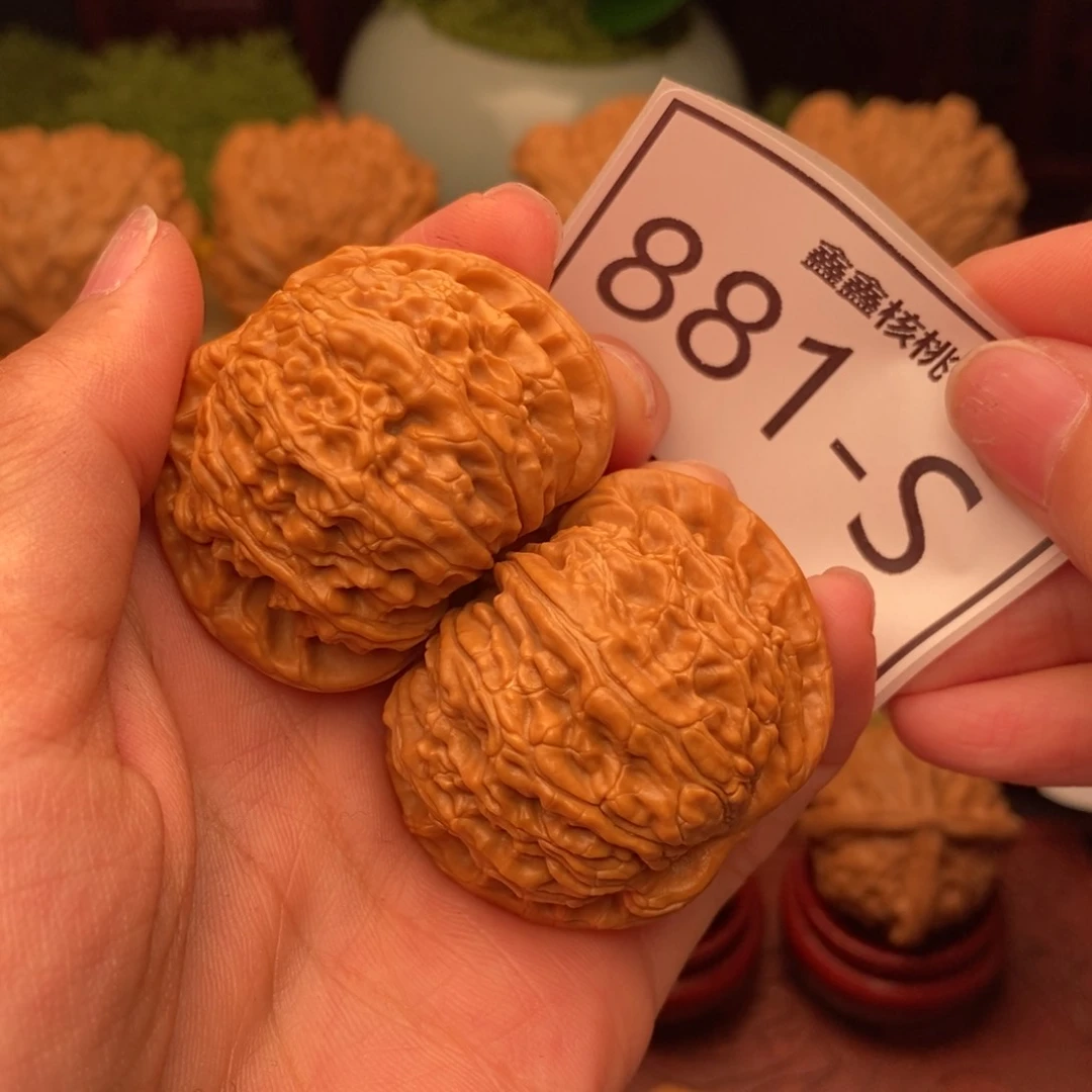 文玩核桃把件白狮43