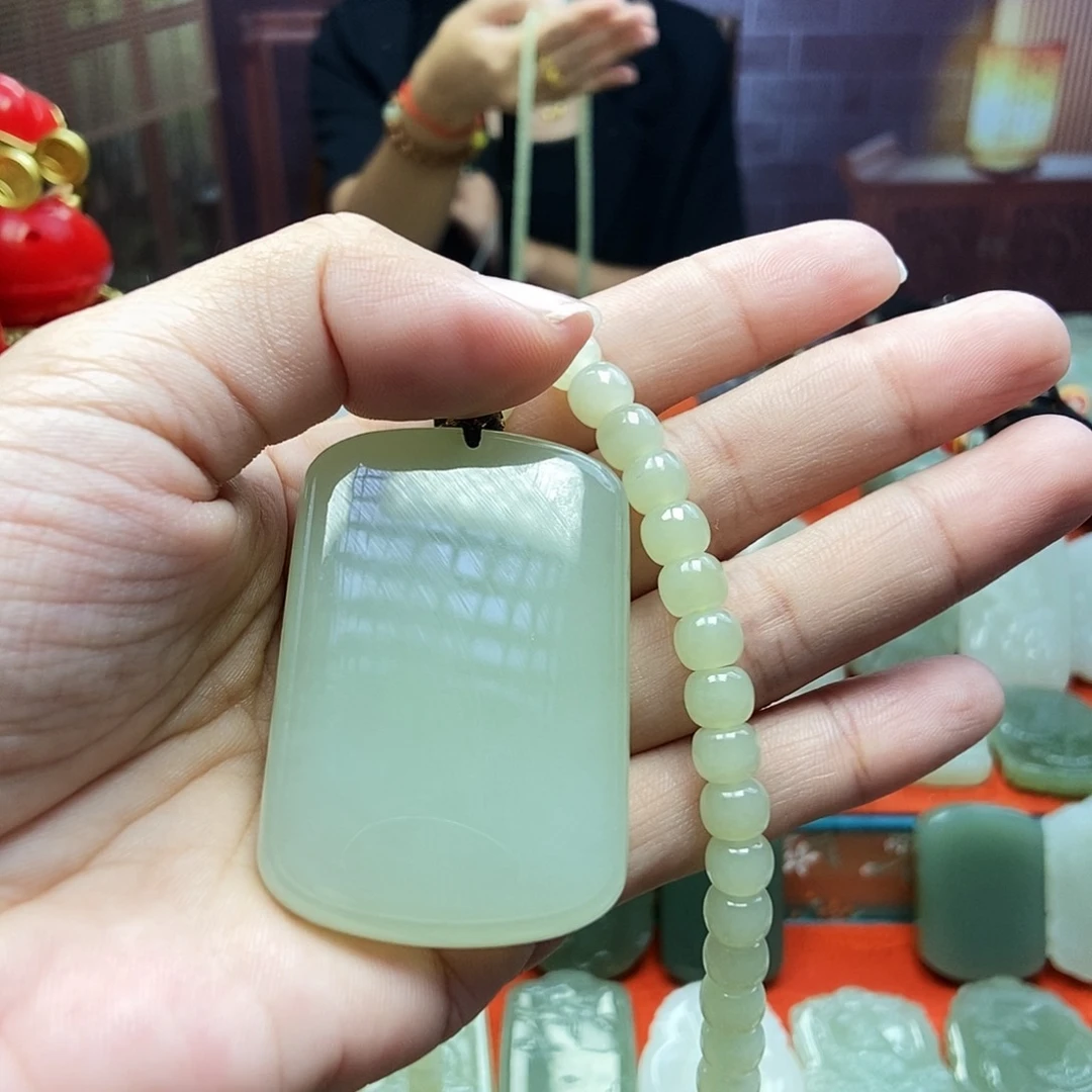 颈饰未镶嵌和田玉薛*子