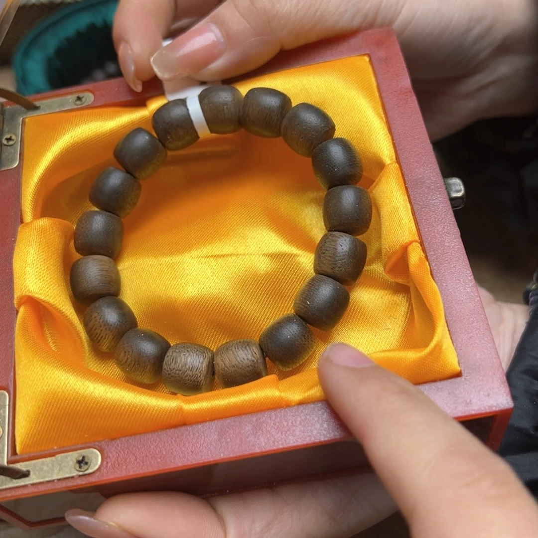 大叶紫檀（黑酸枝木类）