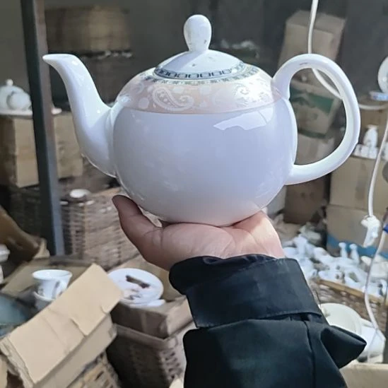 库存微瑕多孔茶壶一个