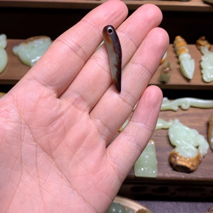 岫岩河磨玉（透闪石质玉）未镶嵌颈饰