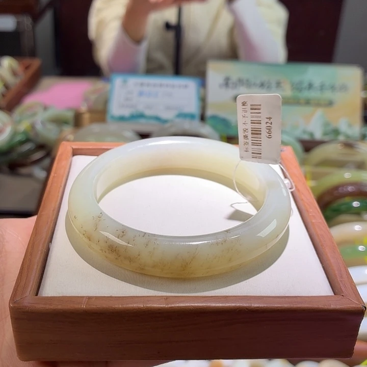 和田玉未镶嵌手镯59