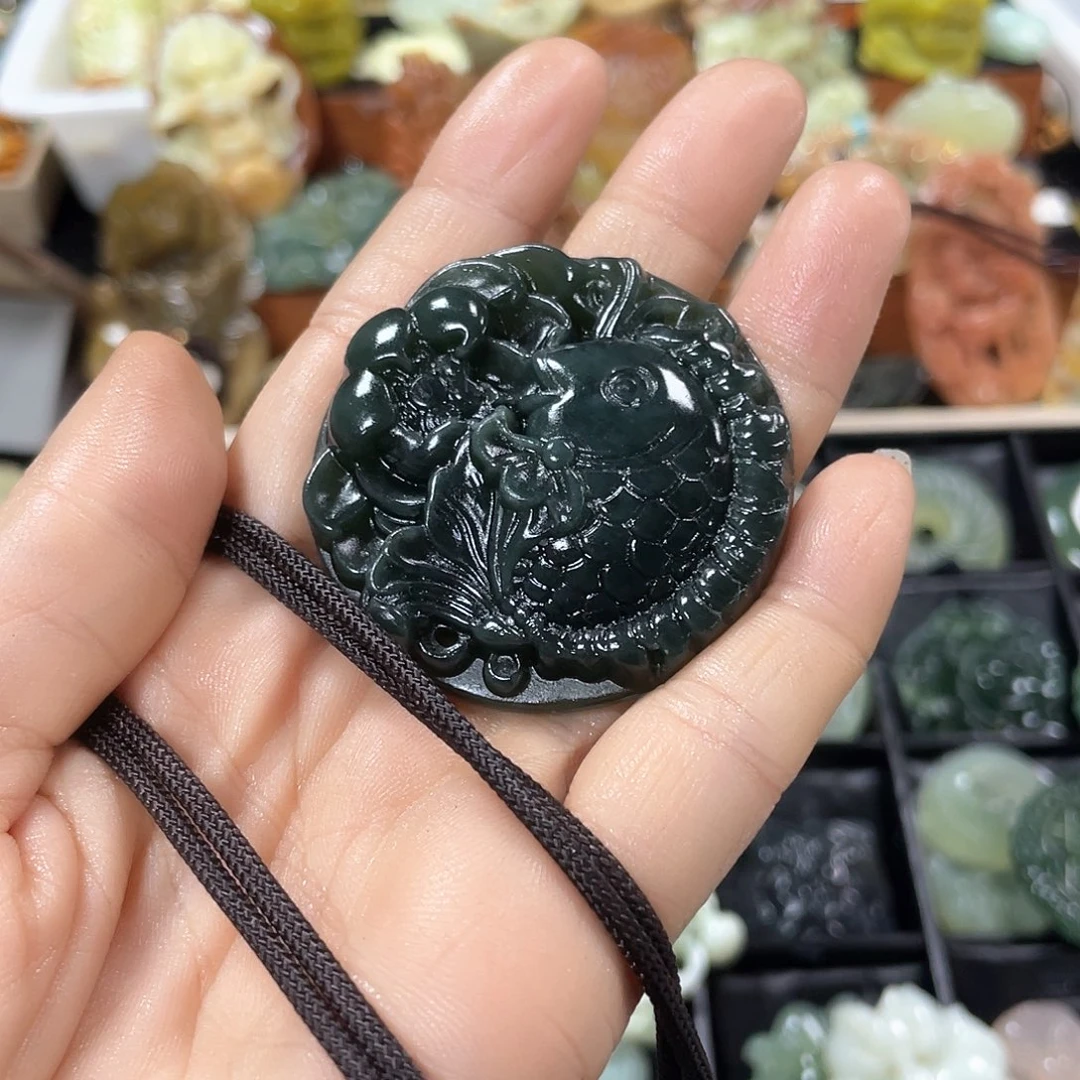 蛇纹石玉颈饰未镶嵌