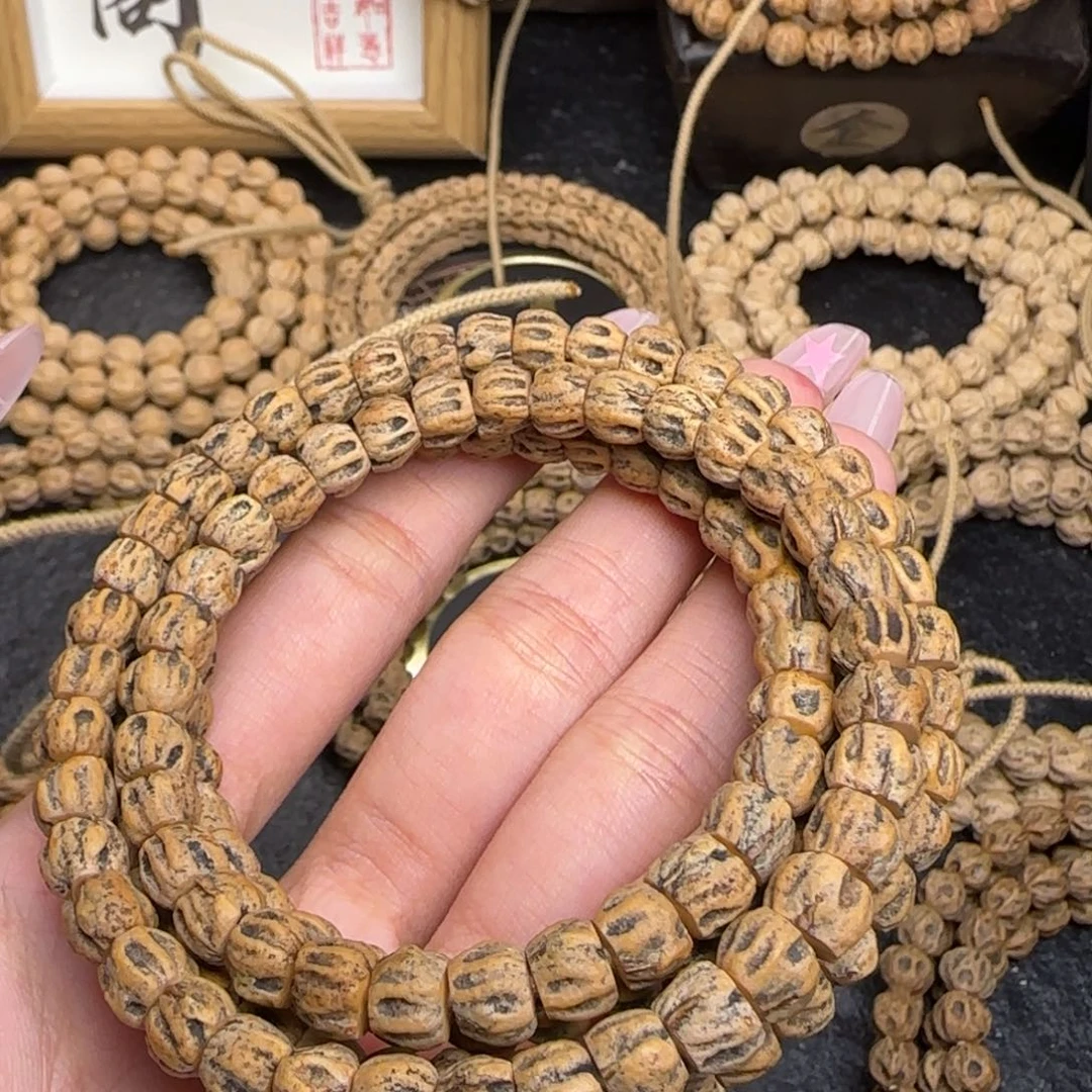 柏香籽/百香籽吊坠绯