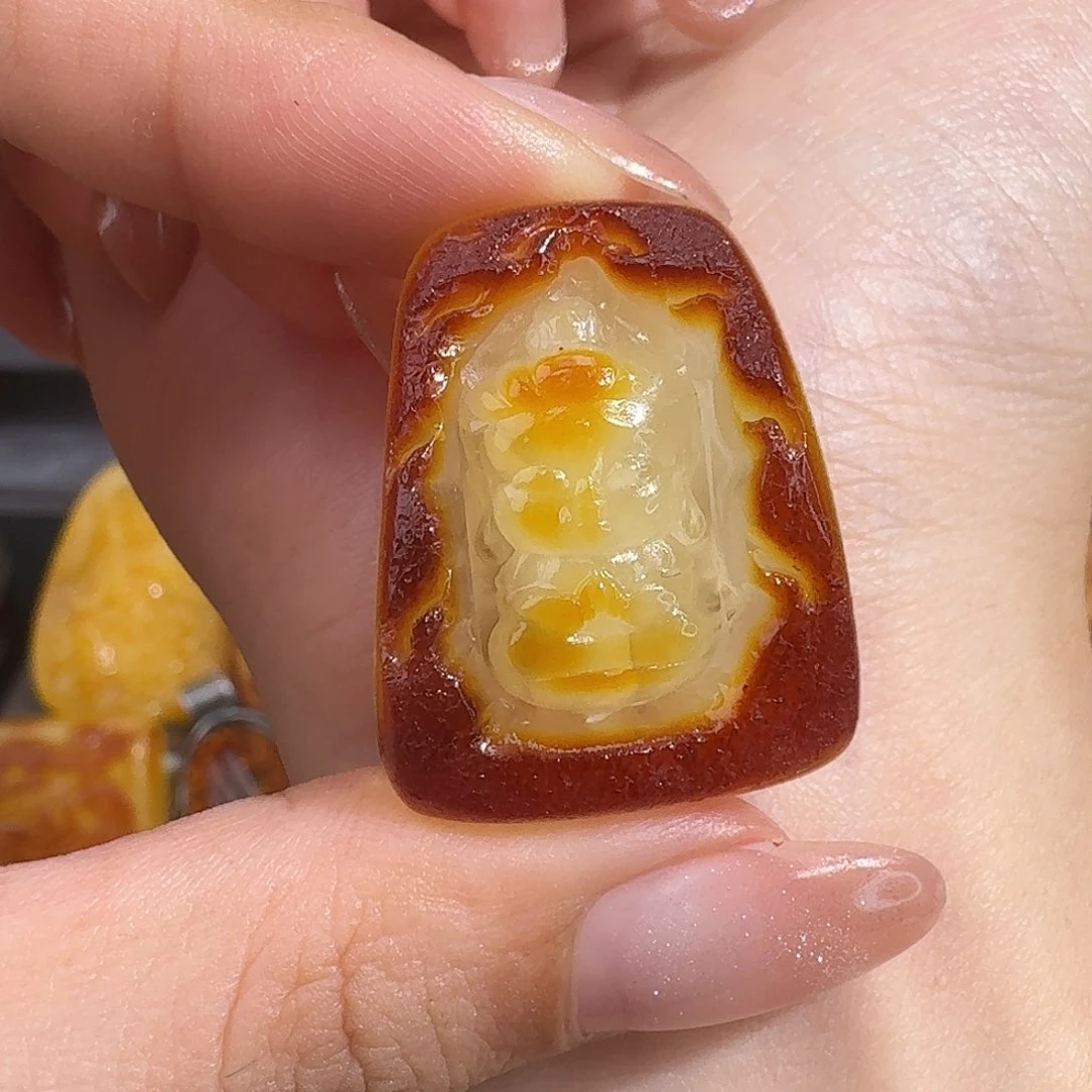 M***u未镶嵌琥珀裸石我