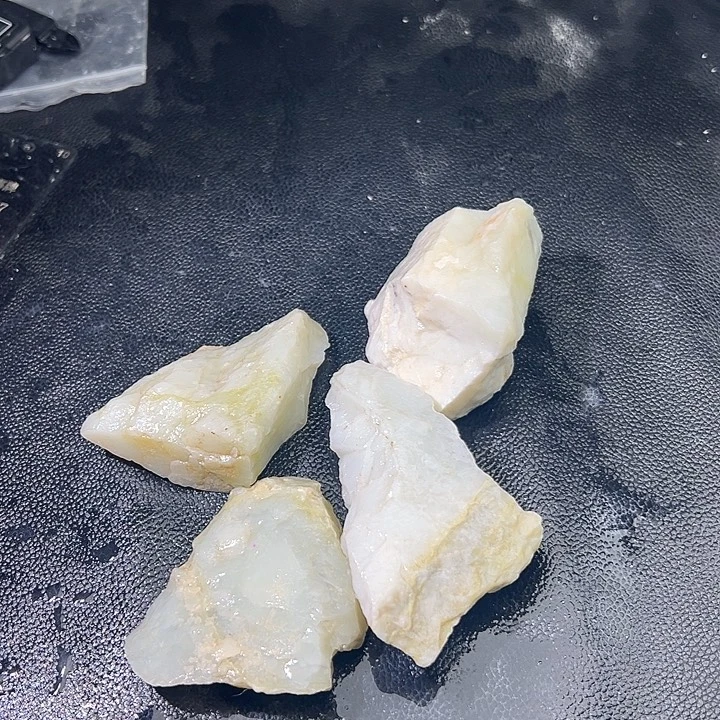 和田玉（糖玉）未镶嵌手镯