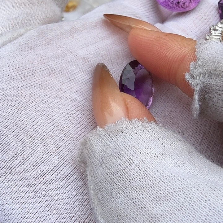 杨***焱水晶未镶嵌车挂水晶