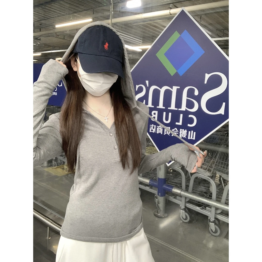 秋季新款韩版气质V领修身纽扣设计连帽显瘦长袖打底衫T恤纯欲上衣