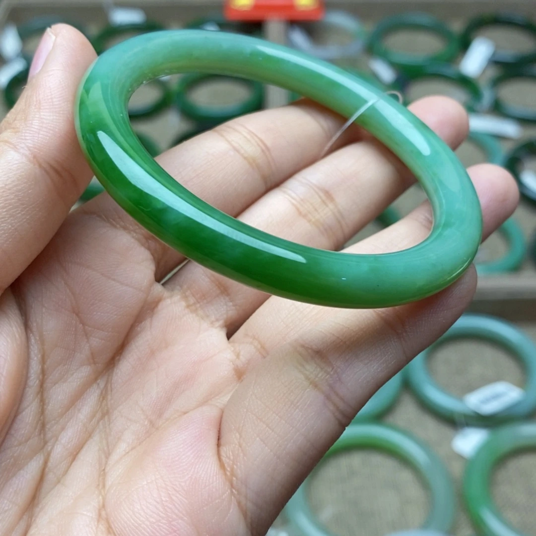 和田玉（碧玉）未镶嵌手镯