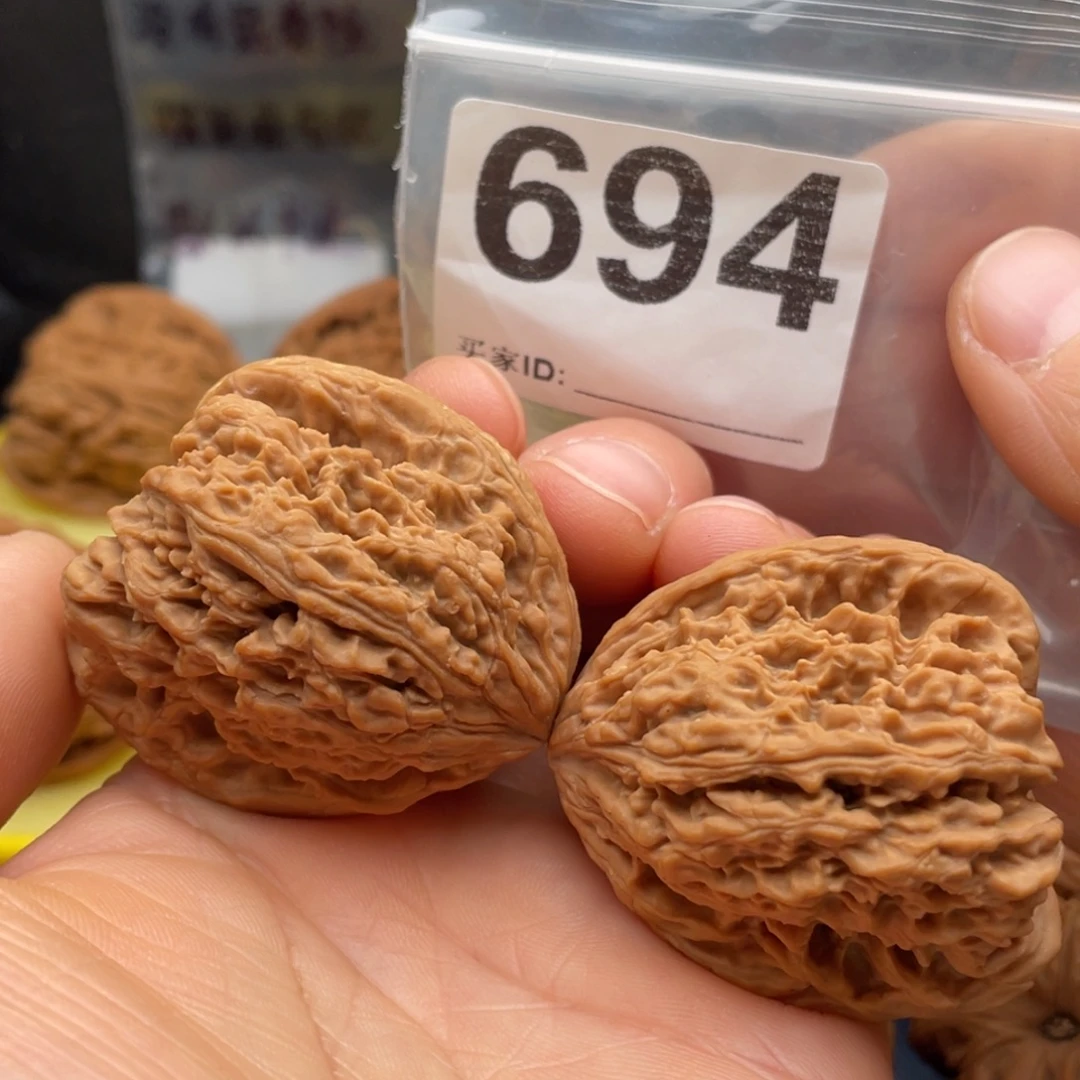 文玩核桃把件南疆天残39 39 41