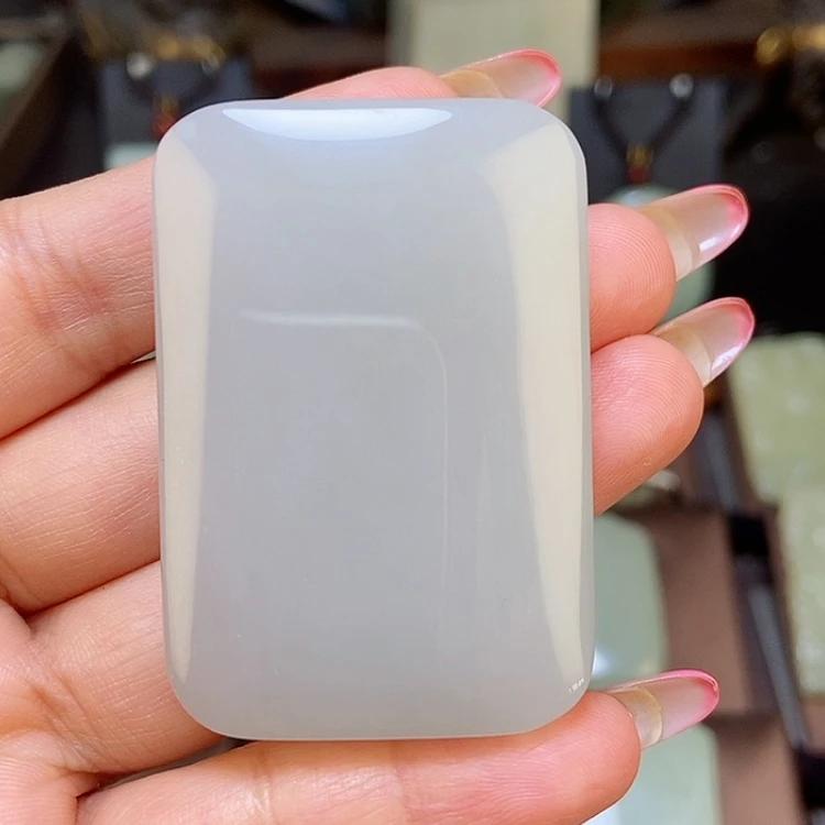 【闪购商品】颈饰未镶嵌和田玉