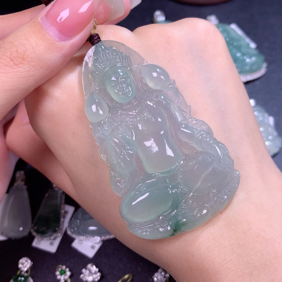 翡翠未镶嵌颈饰向*。大势至