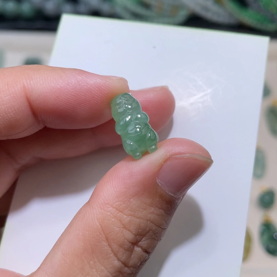 定制翡翠未镶嵌老虎