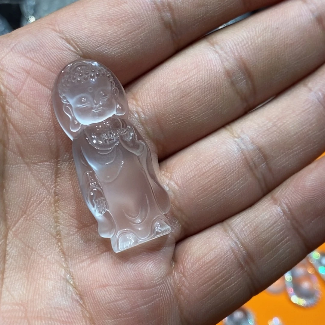 猪***笑未镶嵌石英质玉吊坠石英质玉