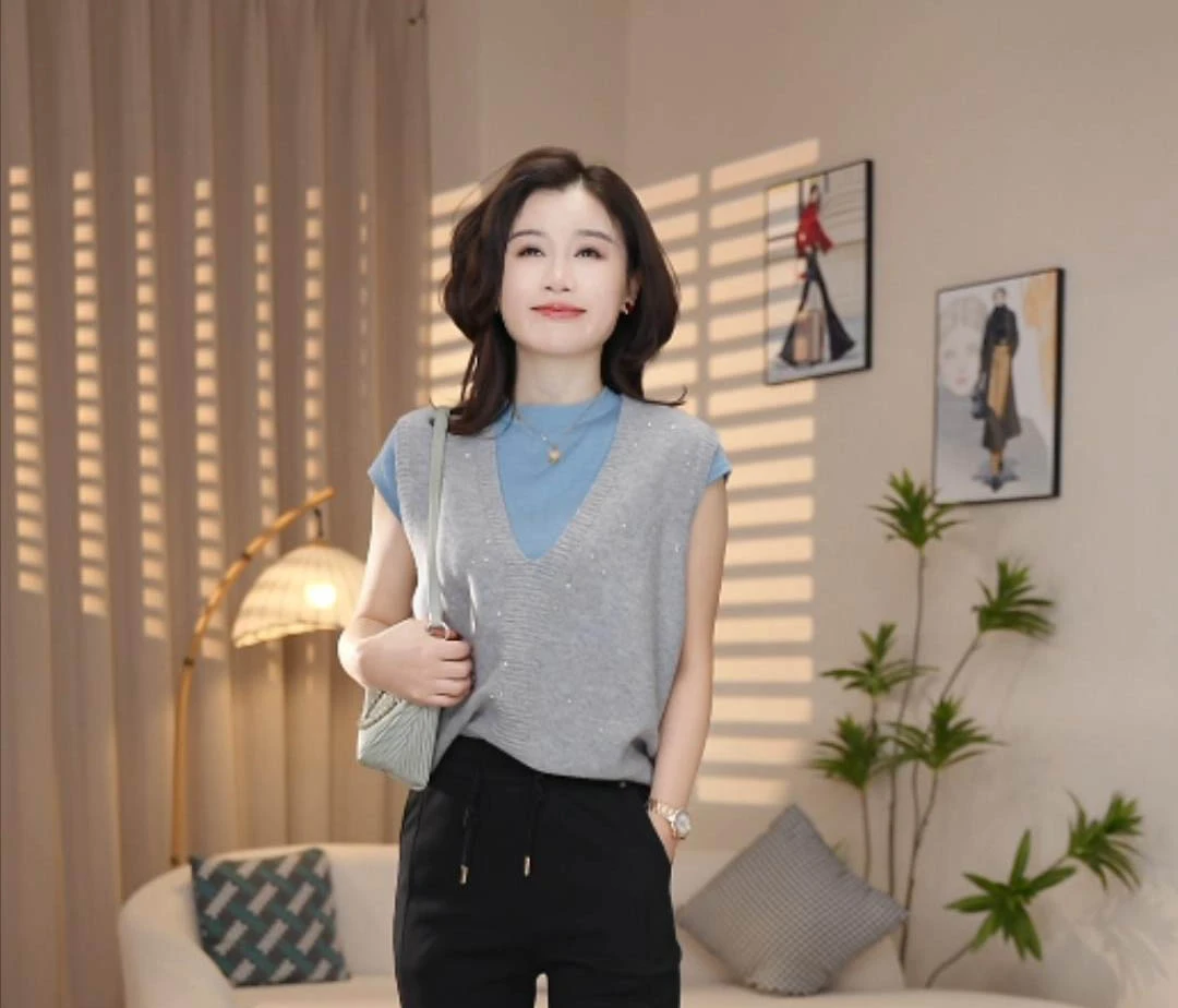 【七彩树】春秋百搭时尚休闲V领无袖马甲 7353