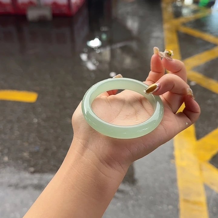 东陵石未镶嵌手镯