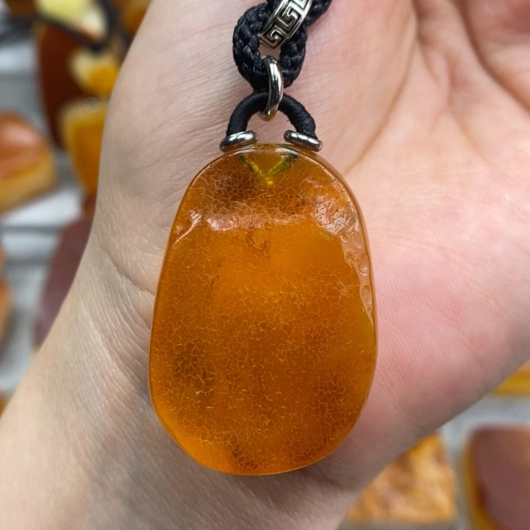 琥珀吊坠(赠链)未镶嵌