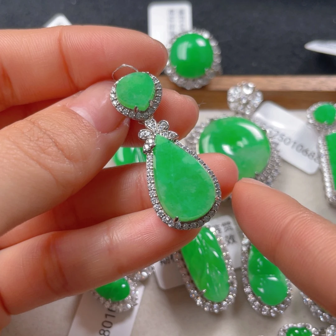 翡翠颈饰银S925镶嵌翡翠