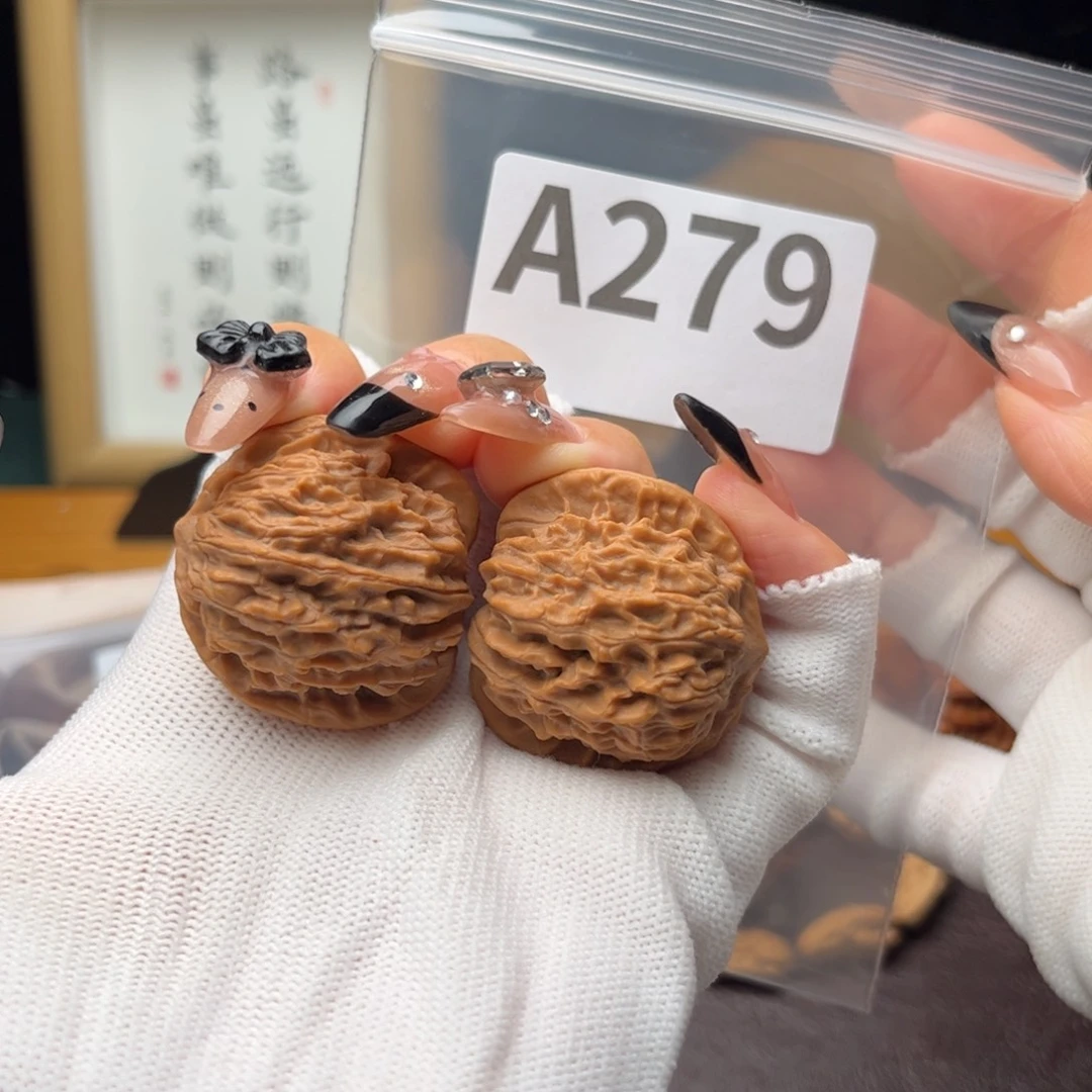 文玩核桃把件34红豆a279