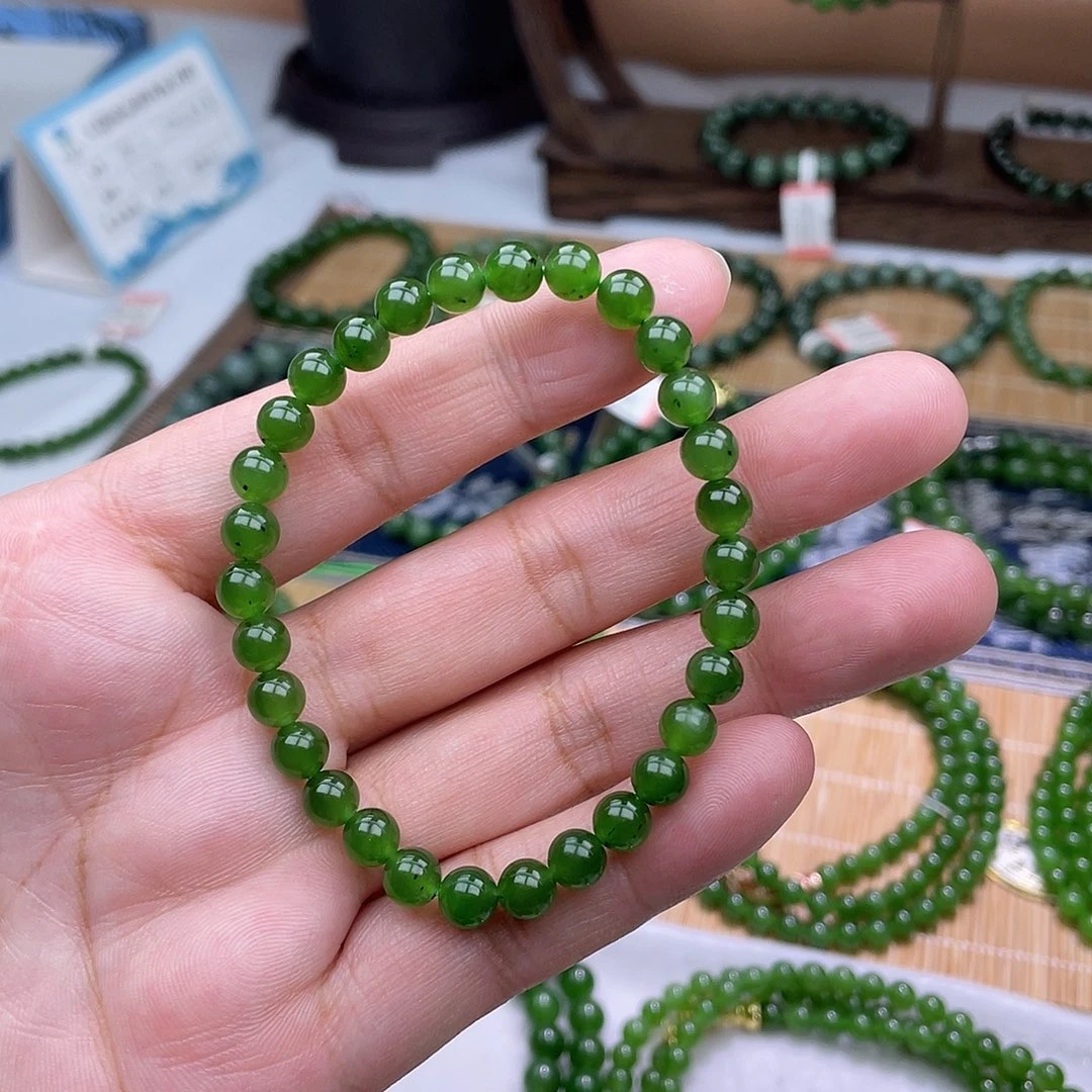 和田玉未镶嵌手链辣阳绿卡6