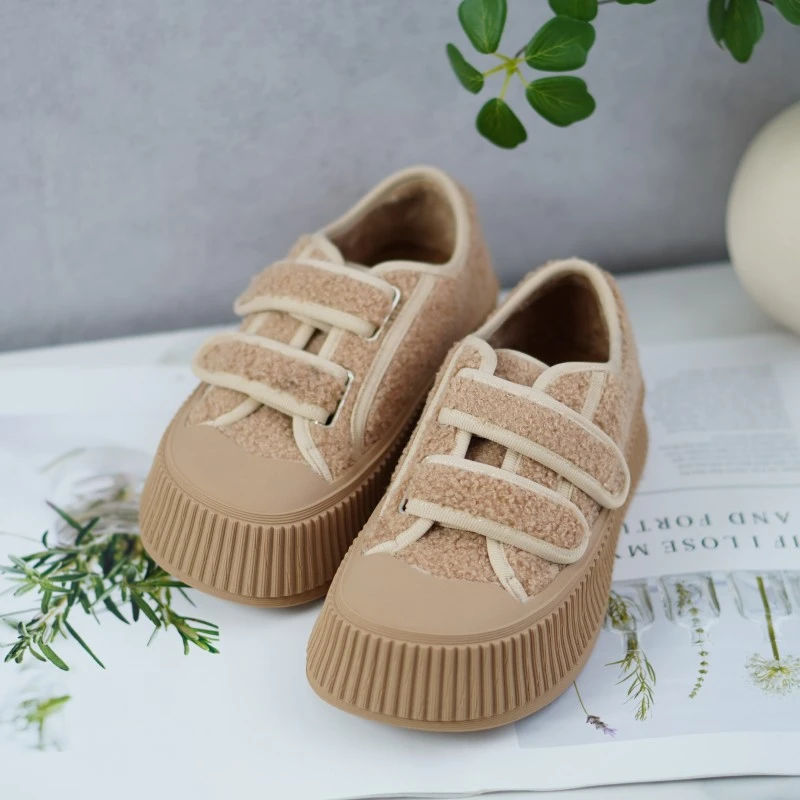 一路童行 南Po系列 M016   女鞋  新款百搭系带拼接休闲鞋  11051