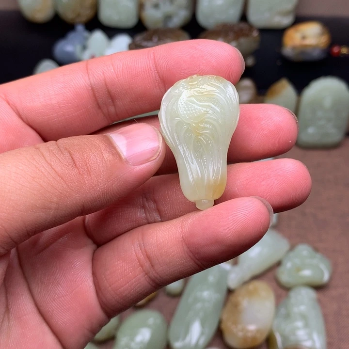 和田玉（糖玉）未镶嵌颈饰