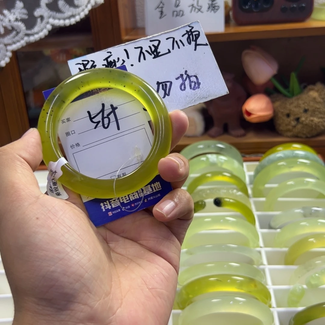 蛇纹石玉未镶嵌手镯540