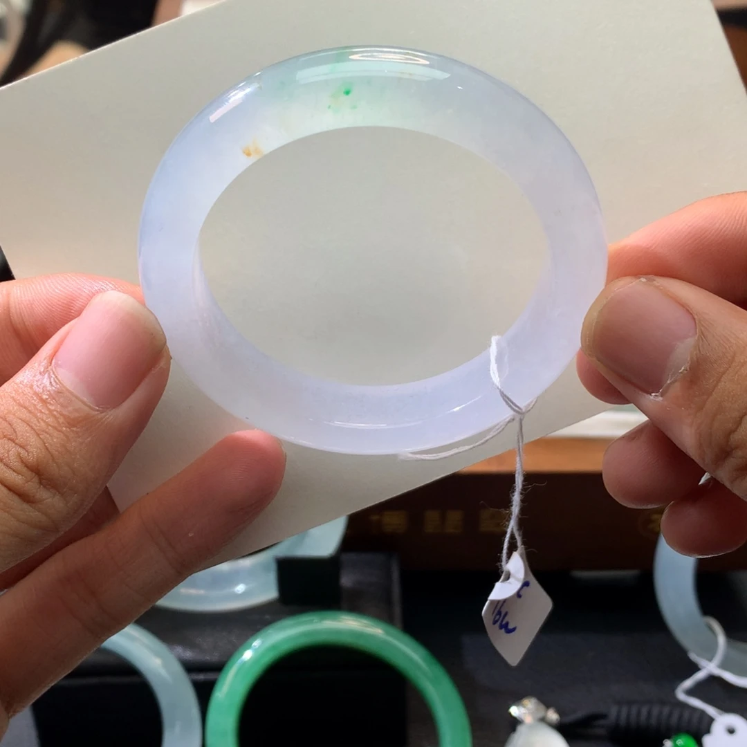 翡翠未镶嵌手镯正圈