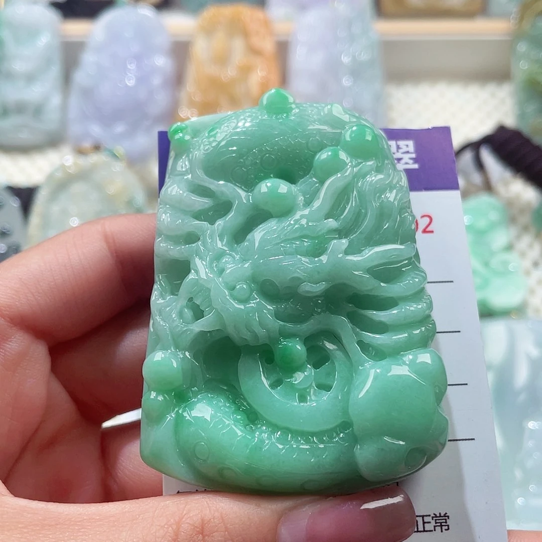 颈饰未镶嵌翡翠龙