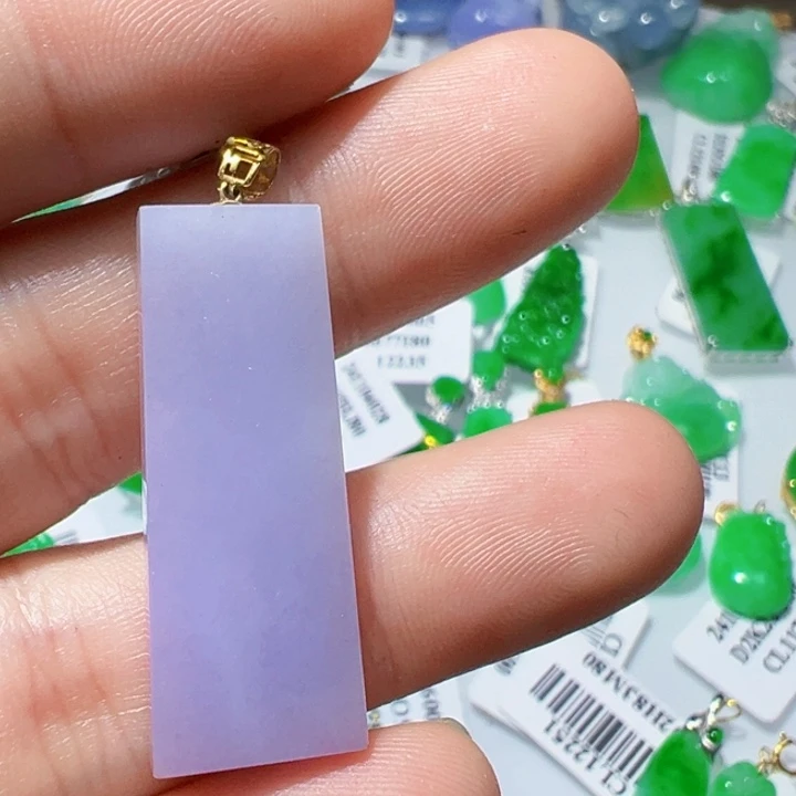 翡翠挂件18K金镶嵌轩*儿翡翠