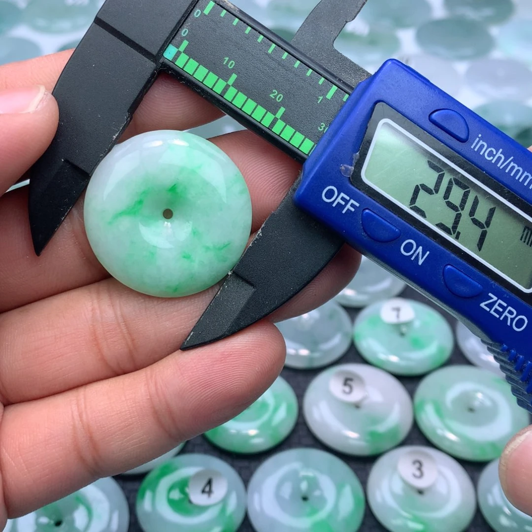 翡翠颈饰未镶嵌缅甸天然A货翡翠