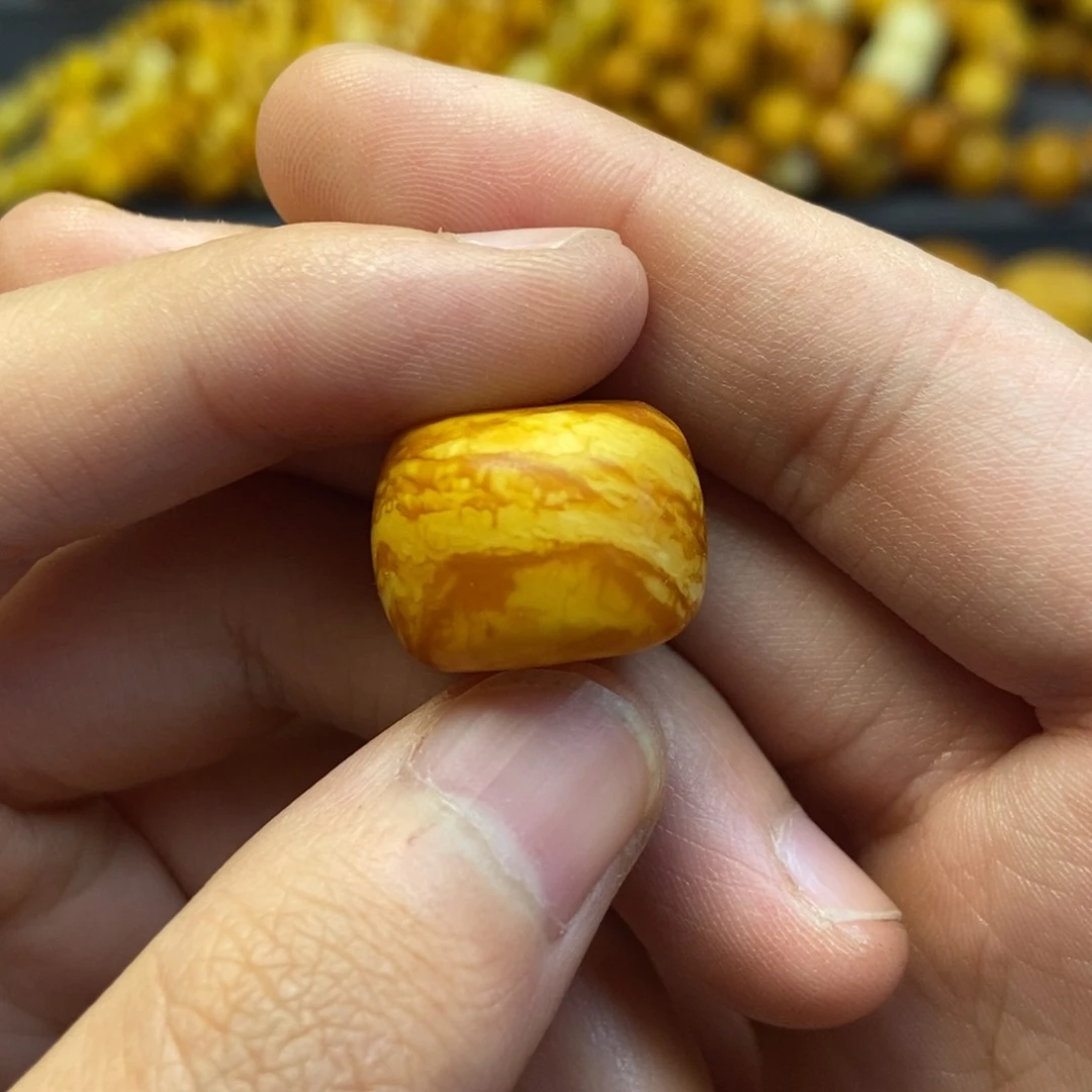 蜜蜡未镶嵌珠宝奇石