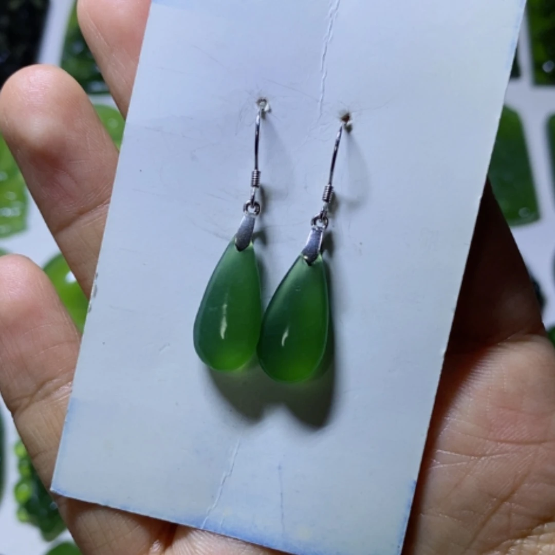 【闪购商品】未镶嵌蛇纹石玉耳环