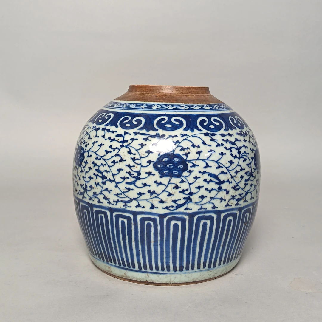 【010021010】清代 青花缠枝花罐
