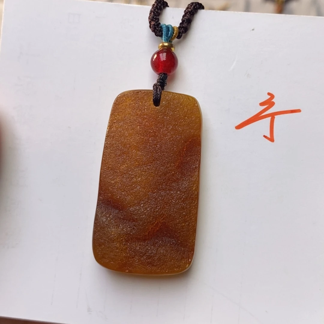 未镶嵌琥珀珠宝奇石