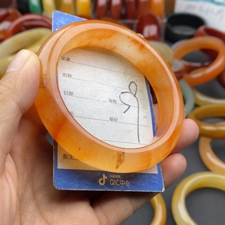 未镶嵌手镯石英质玉