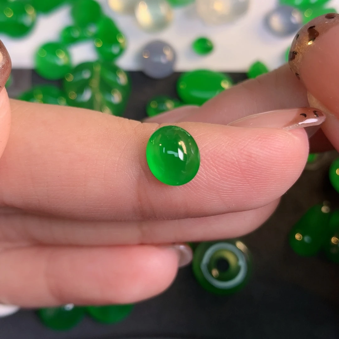 翡翠裸石翡翠7.86-6.8-3.61