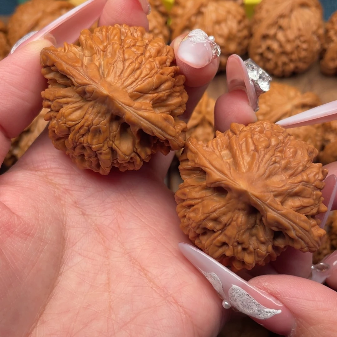 文玩核桃把件全品红皮大官帽47