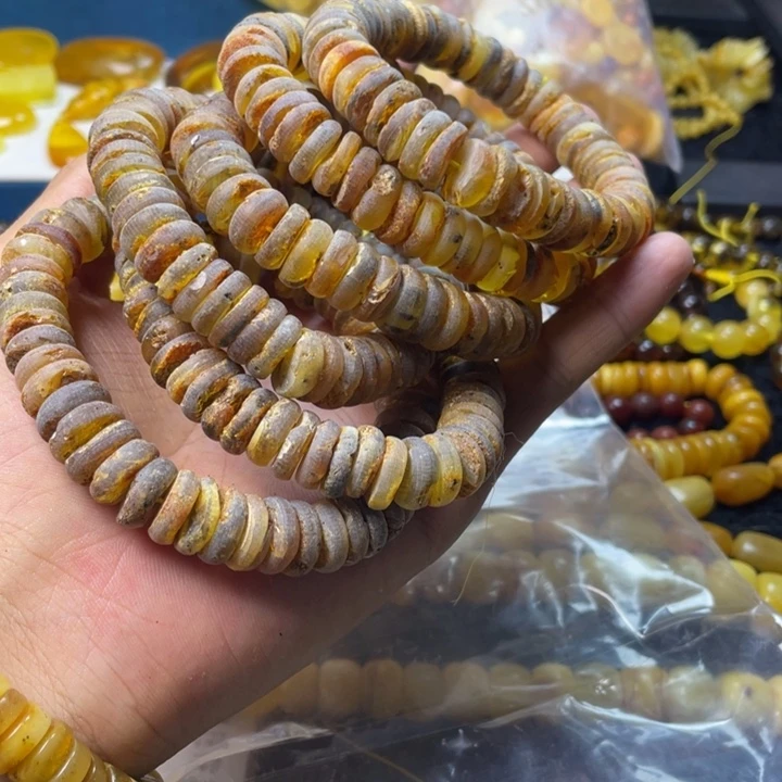 琥珀珠宝奇石未镶嵌